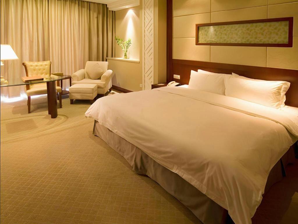 Nanchang Galactic Peace International Hotel Buitenkant foto